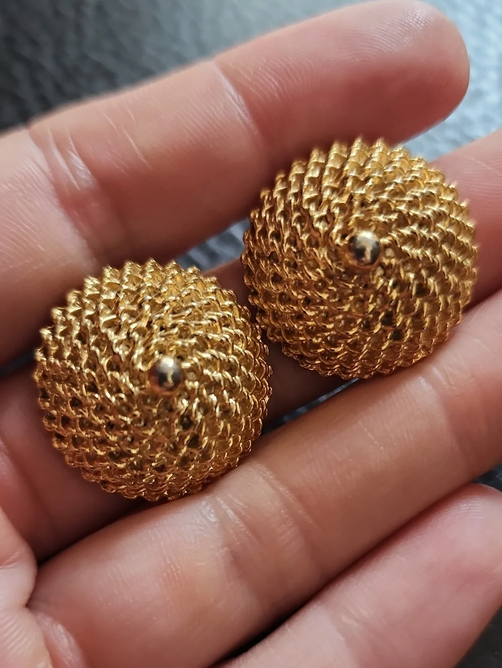 VTG Gold-Tone Braided Dome Clip Earrings - Classic Women's Jewelry